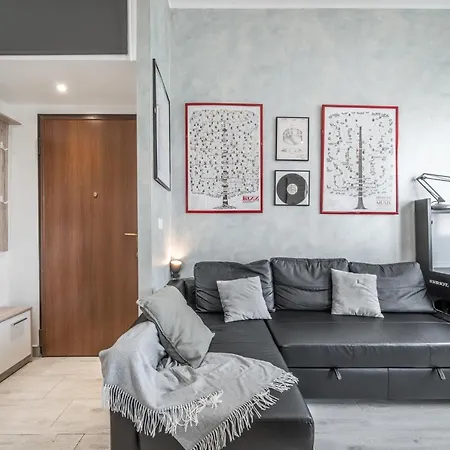 Nolo's Nest - Close To Station Apartment *