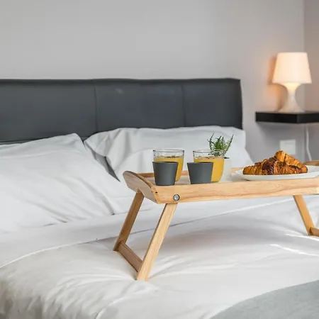 Nolo's Nest - Close To Station Apartment *